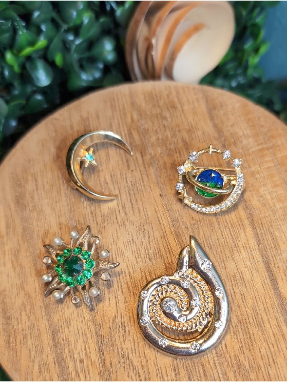 Moon & Earth & Shell Brooch Set - Women Jewelry - Picture 2 of 12